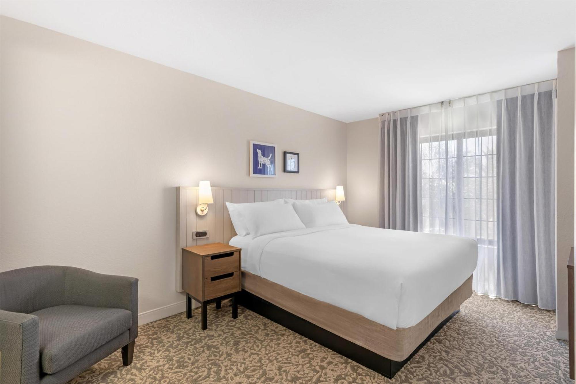 Two-Bedroom Suite One King Two Queen Beds