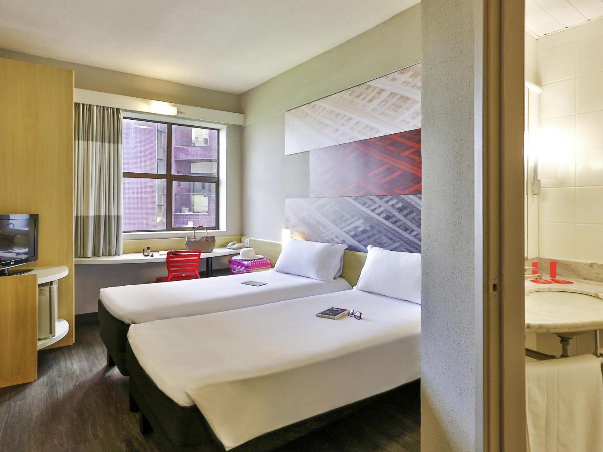Standard Room Two Single Beds