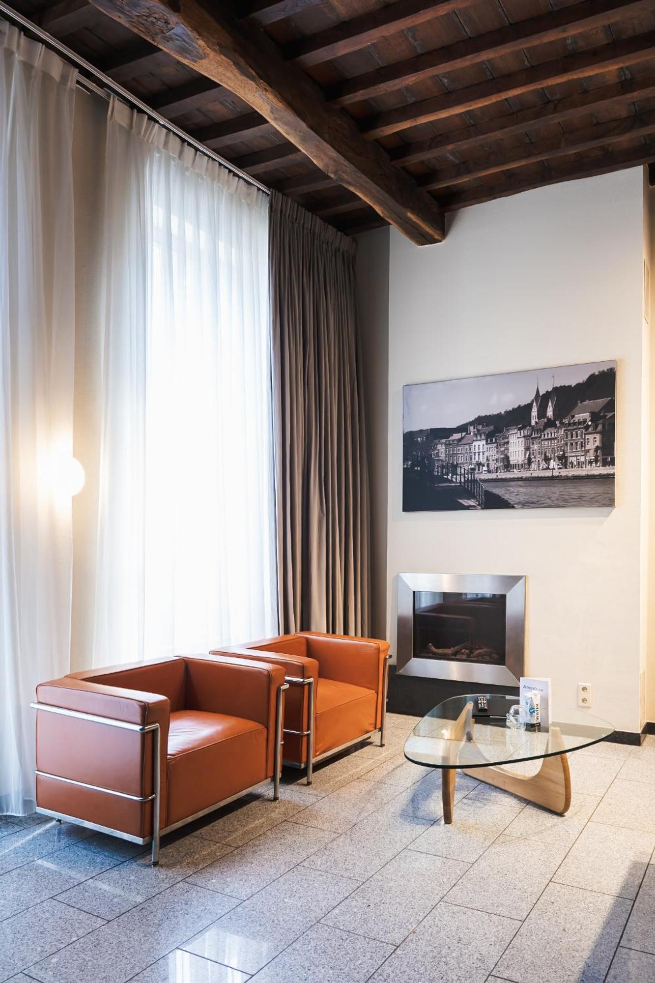 Regence 10 One Bedroom