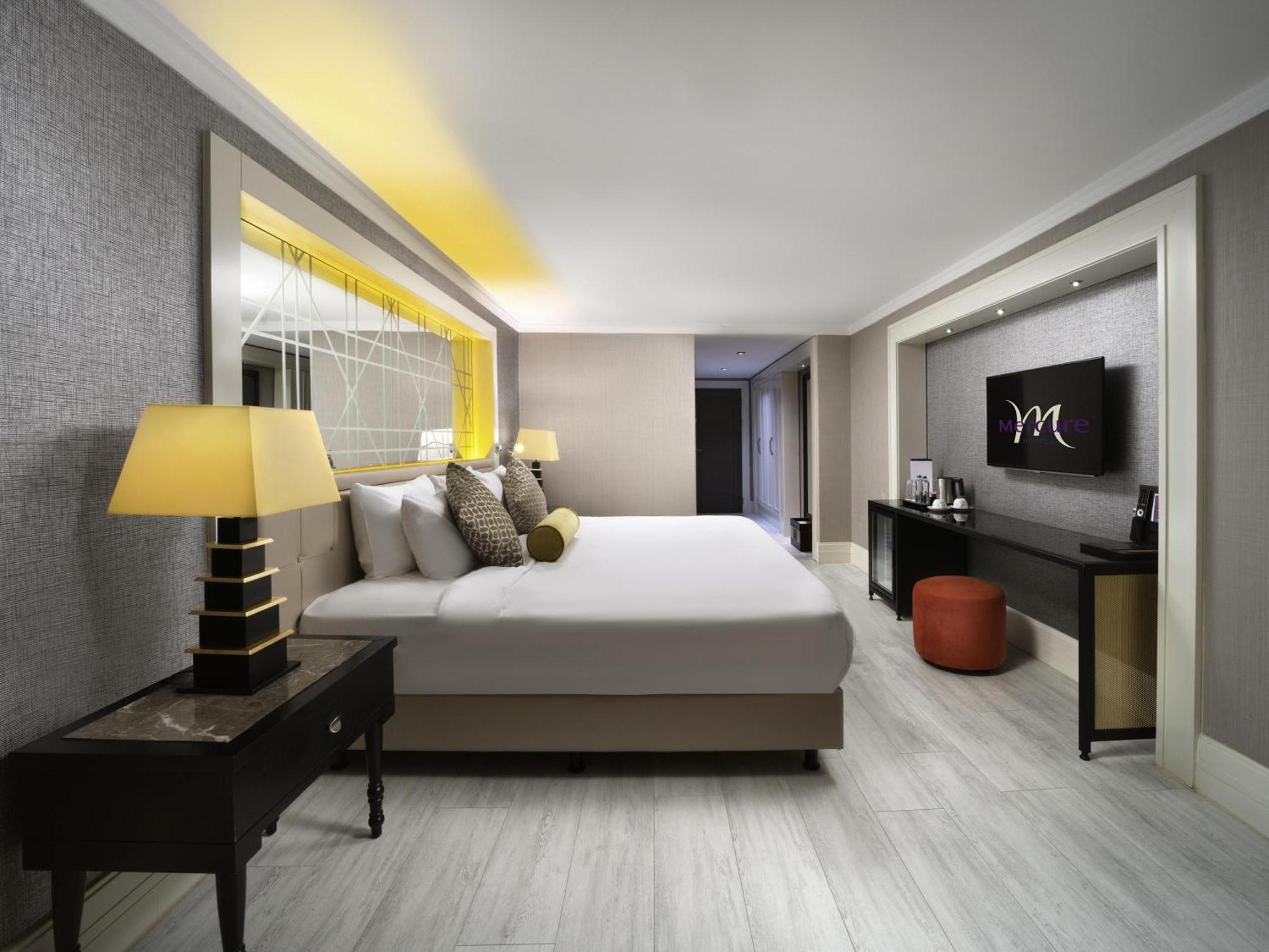 Deluxe King or Twin Room