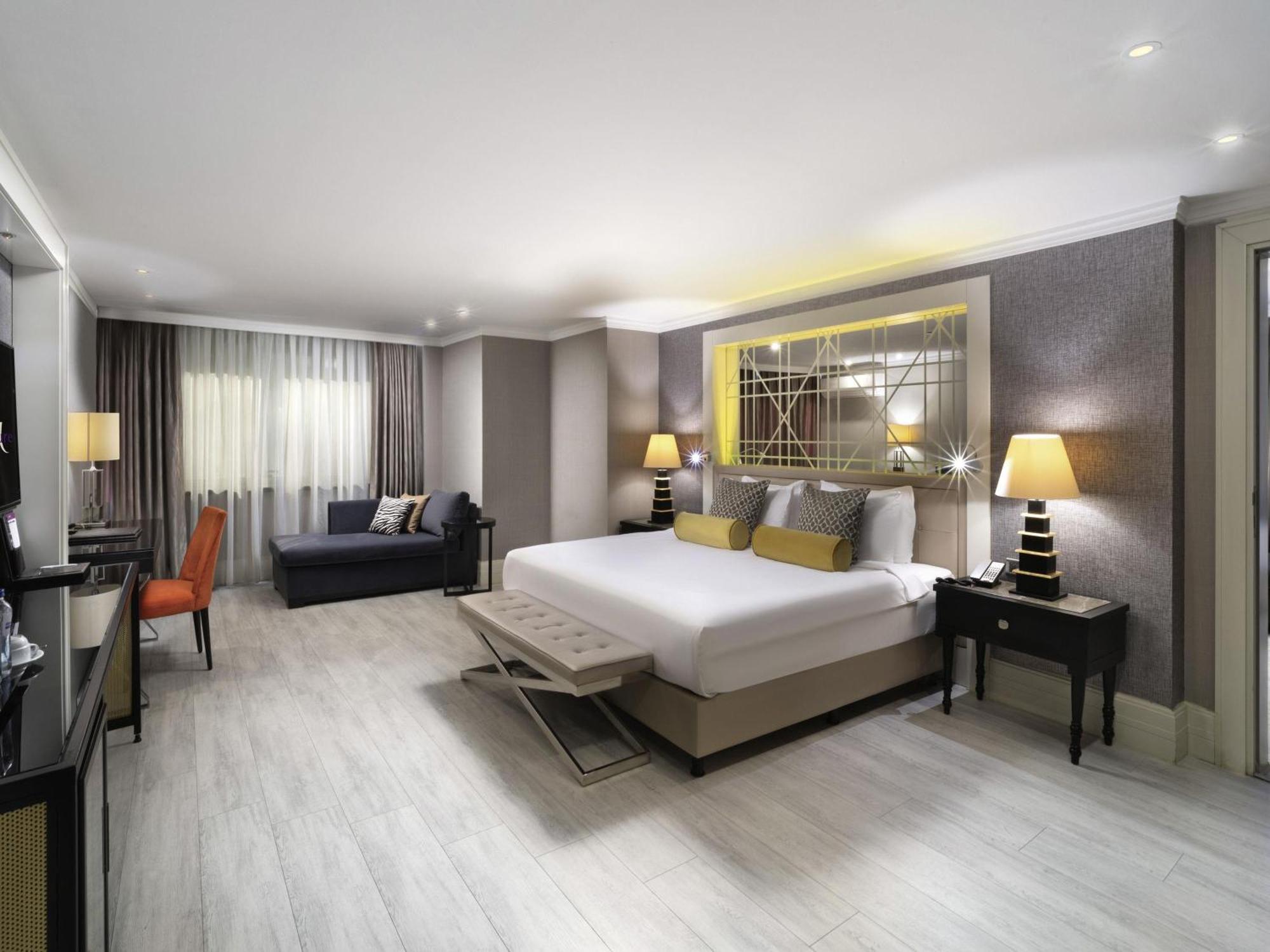 Deluxe Family Suite