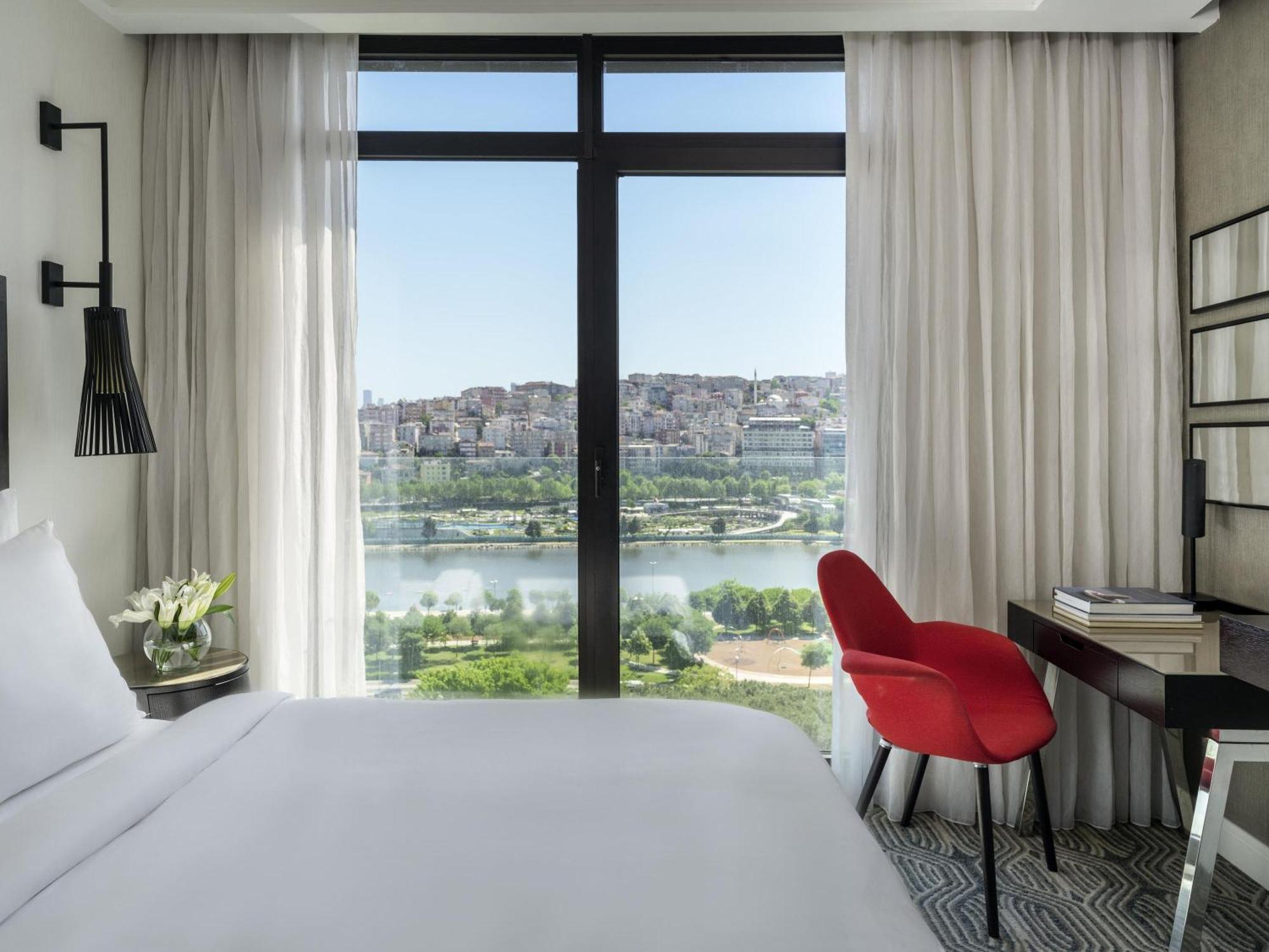 Superior Queen Room Sea View