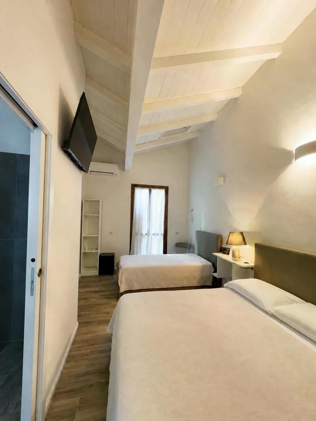 Triple Room Bathroom Annex