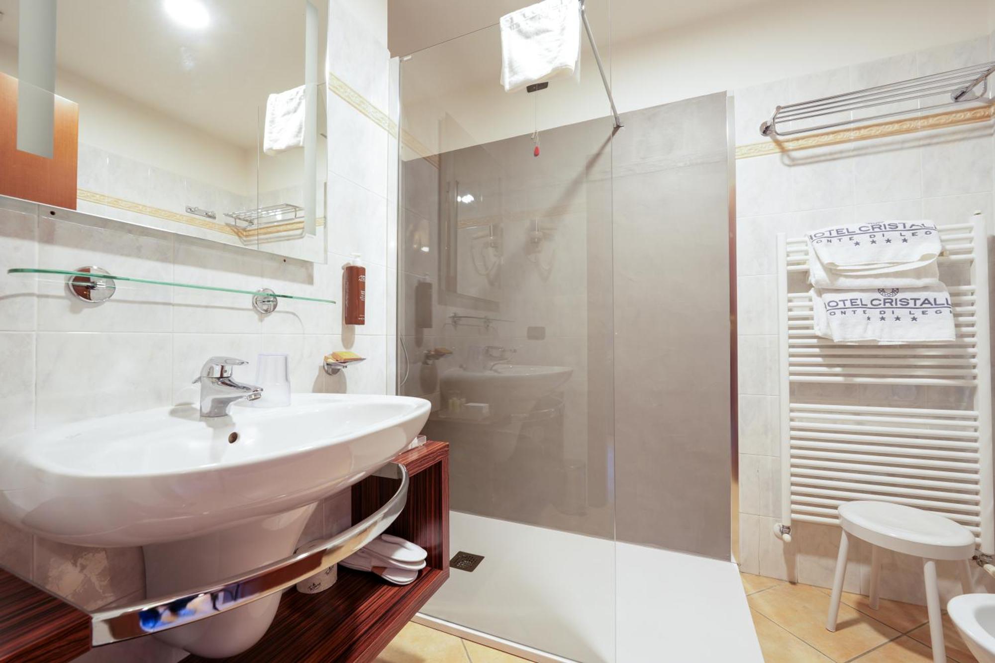 Economy Triple Room