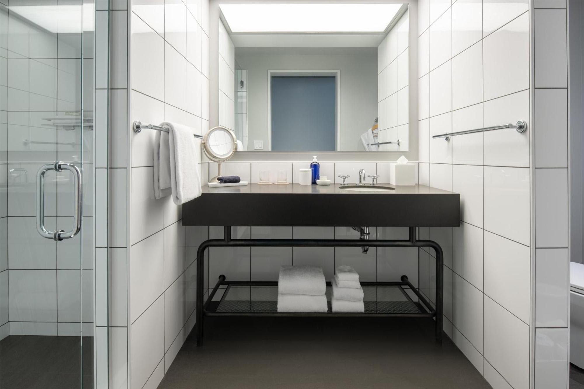 King Room Roll Shower Disability Access