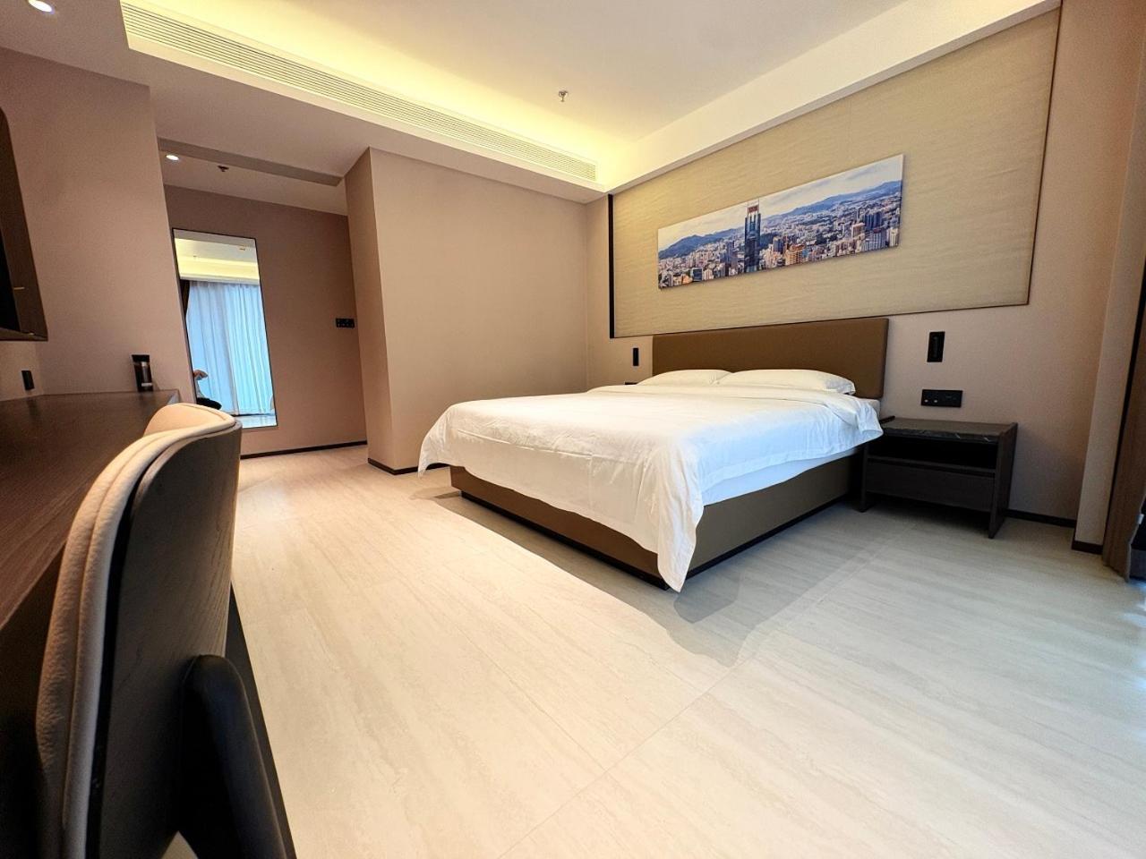Elegant Garden View King Room Balcony & Floor-to-Ceiling Windows