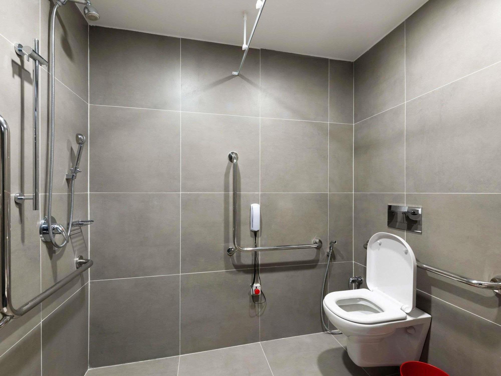 Standard Room Accessible