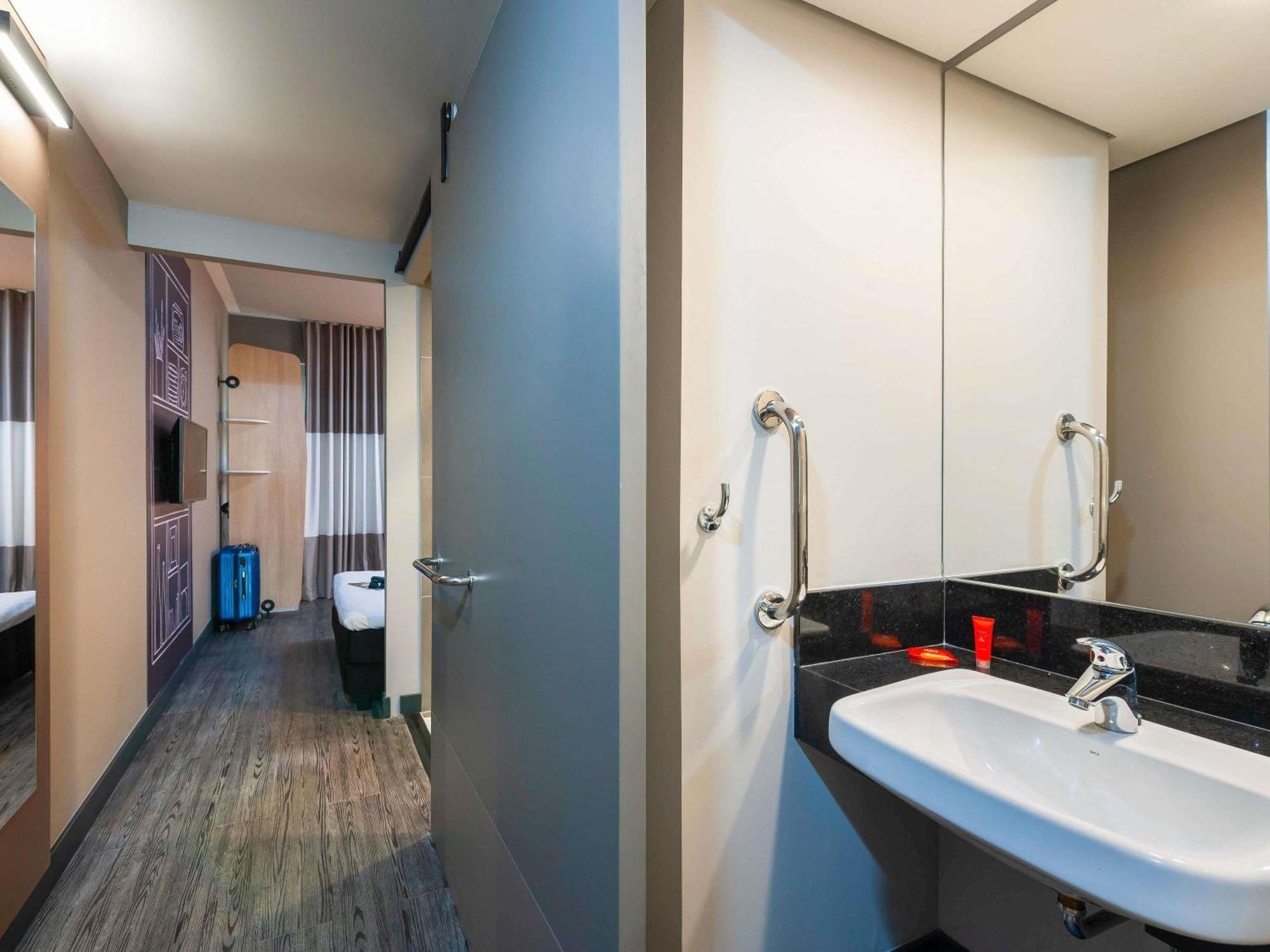 Standard Room Accessible