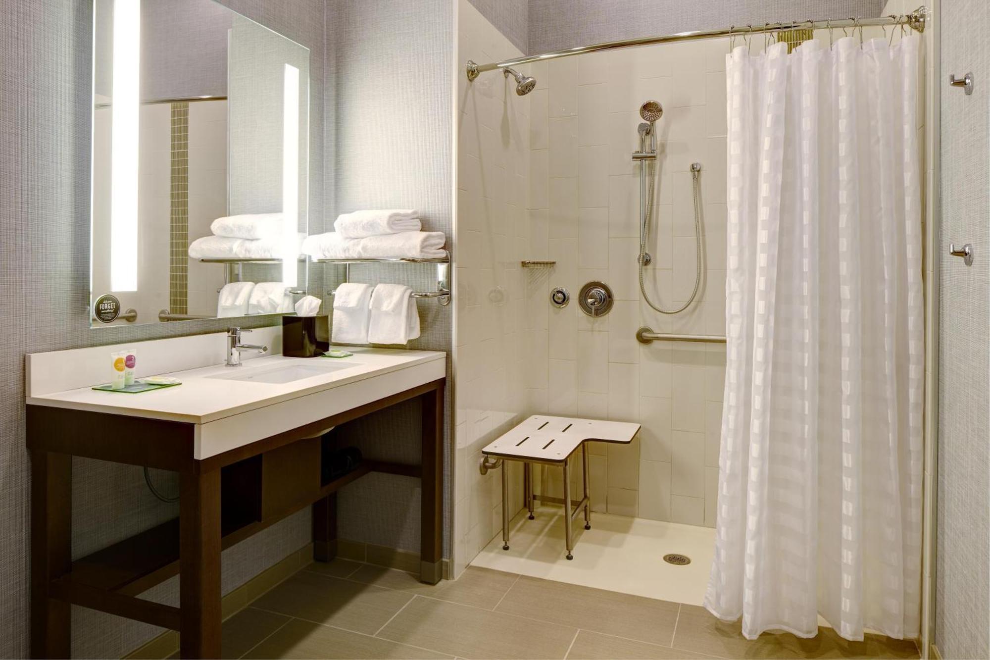 King Room Sofa Bed Roll Shower Disability Access
