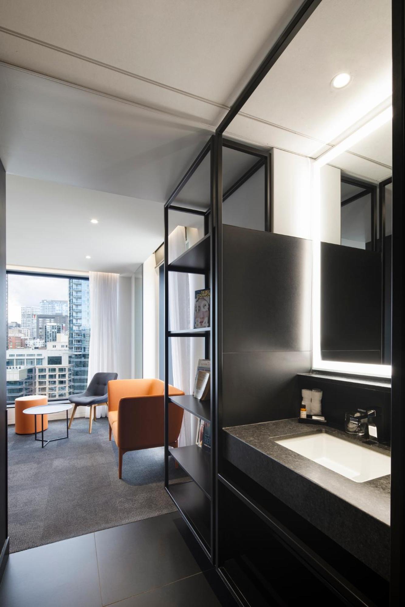 Corner Suite
