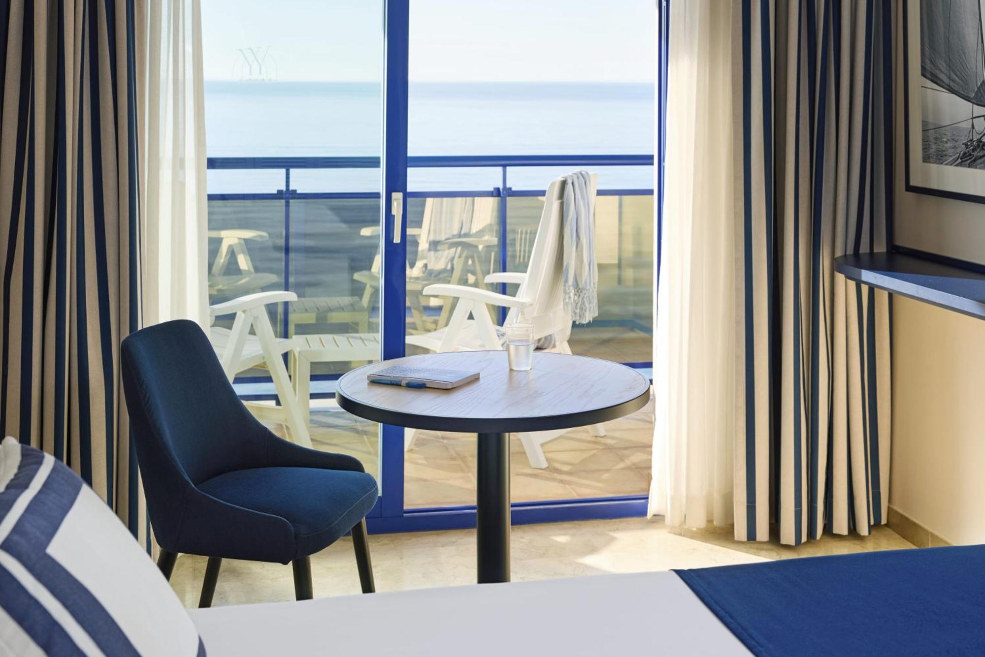 Deluxe Double or Twin Room Sea View