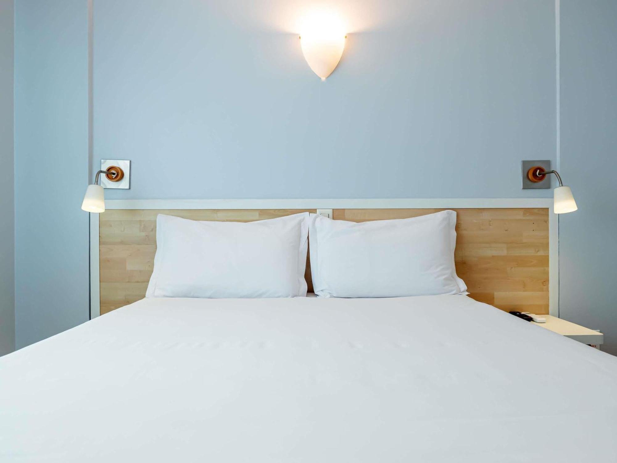 Standard Apartment One Queen Bed