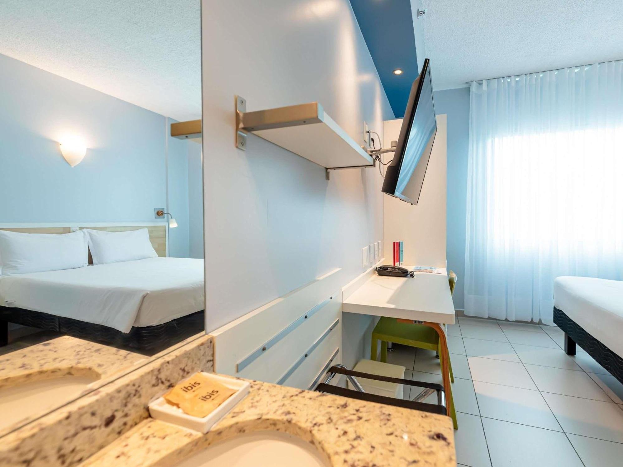 Standard Apartment One Queen Bed
