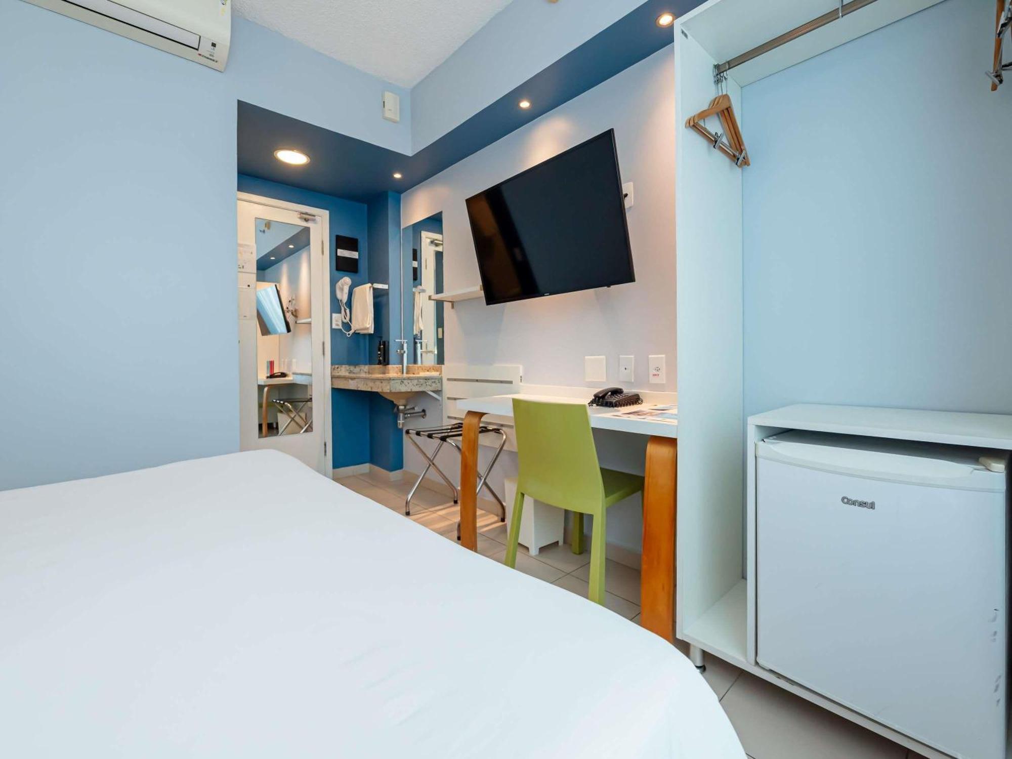 Standard Apartment One Queen Bed