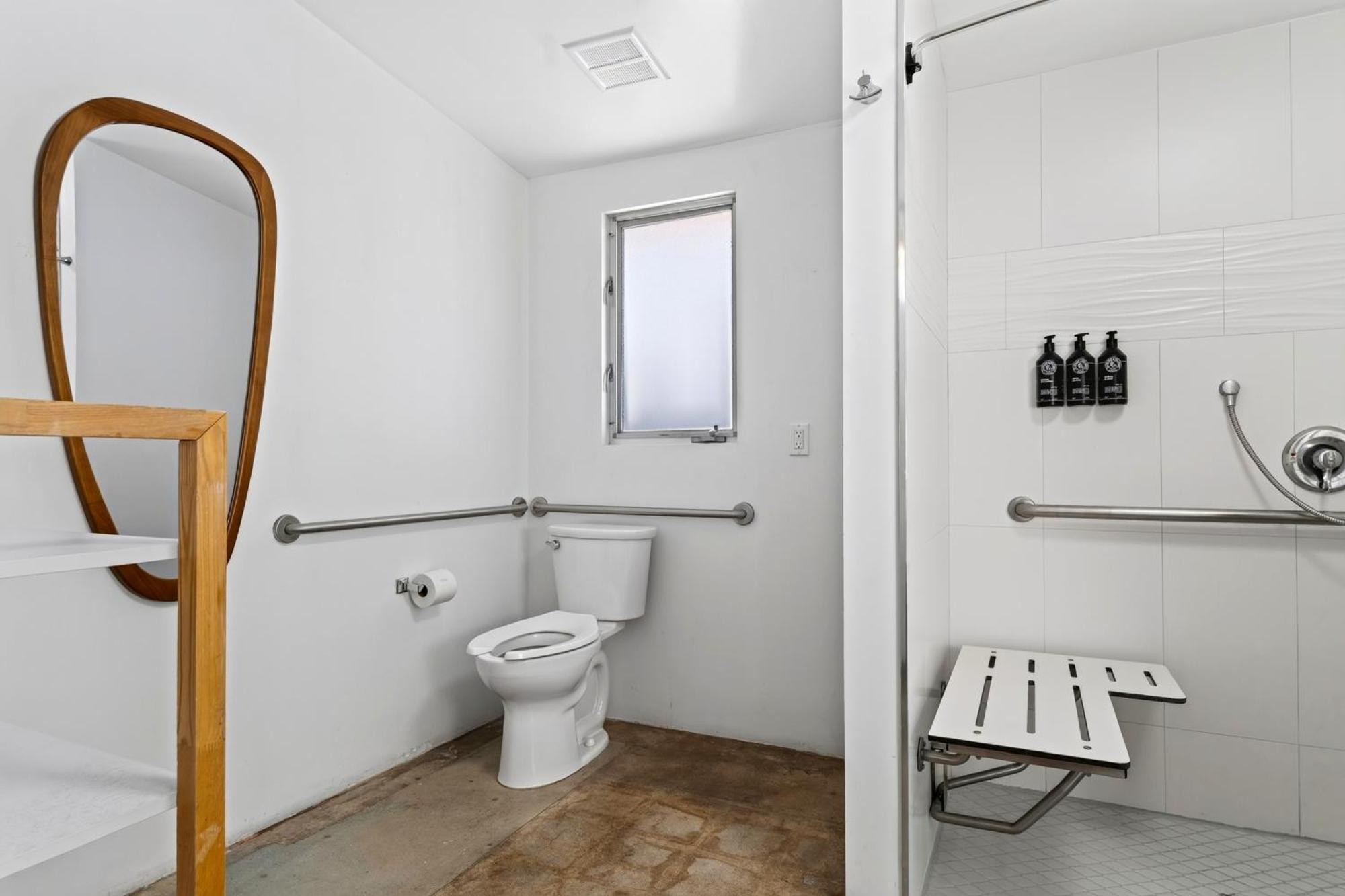 Accessible Queen Studio