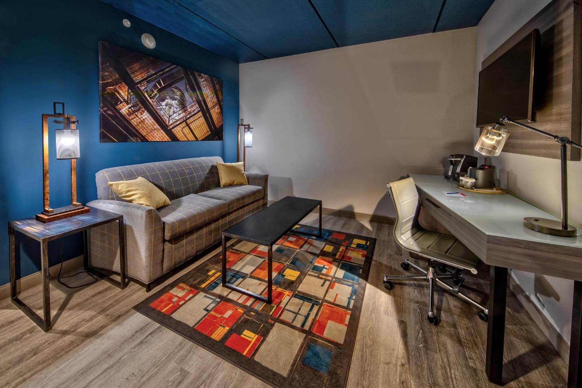 Standard King Room River View