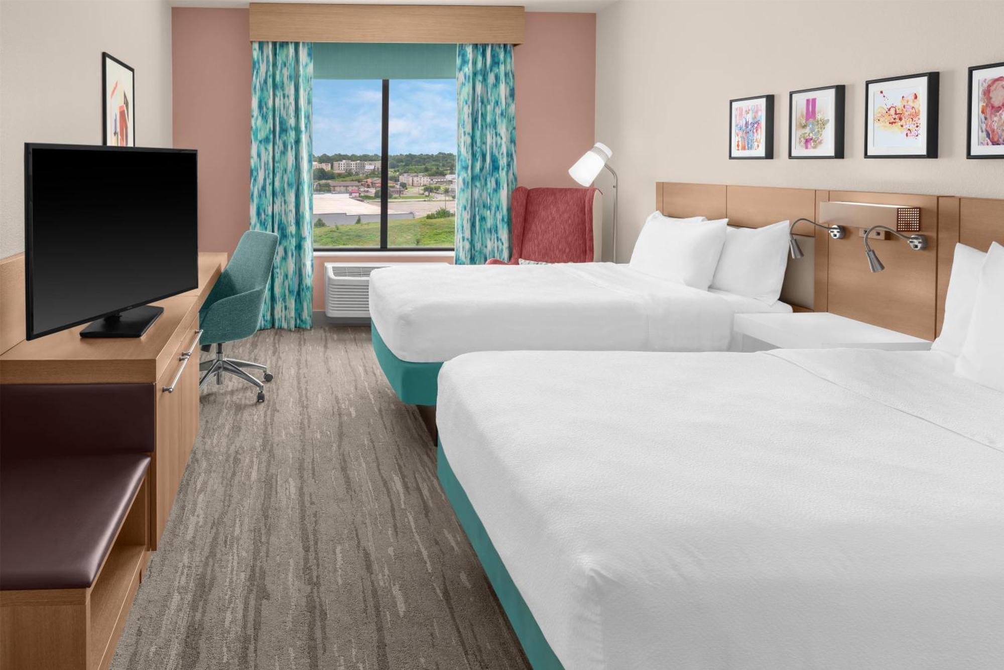 Queen Room Two Queen Beds City View