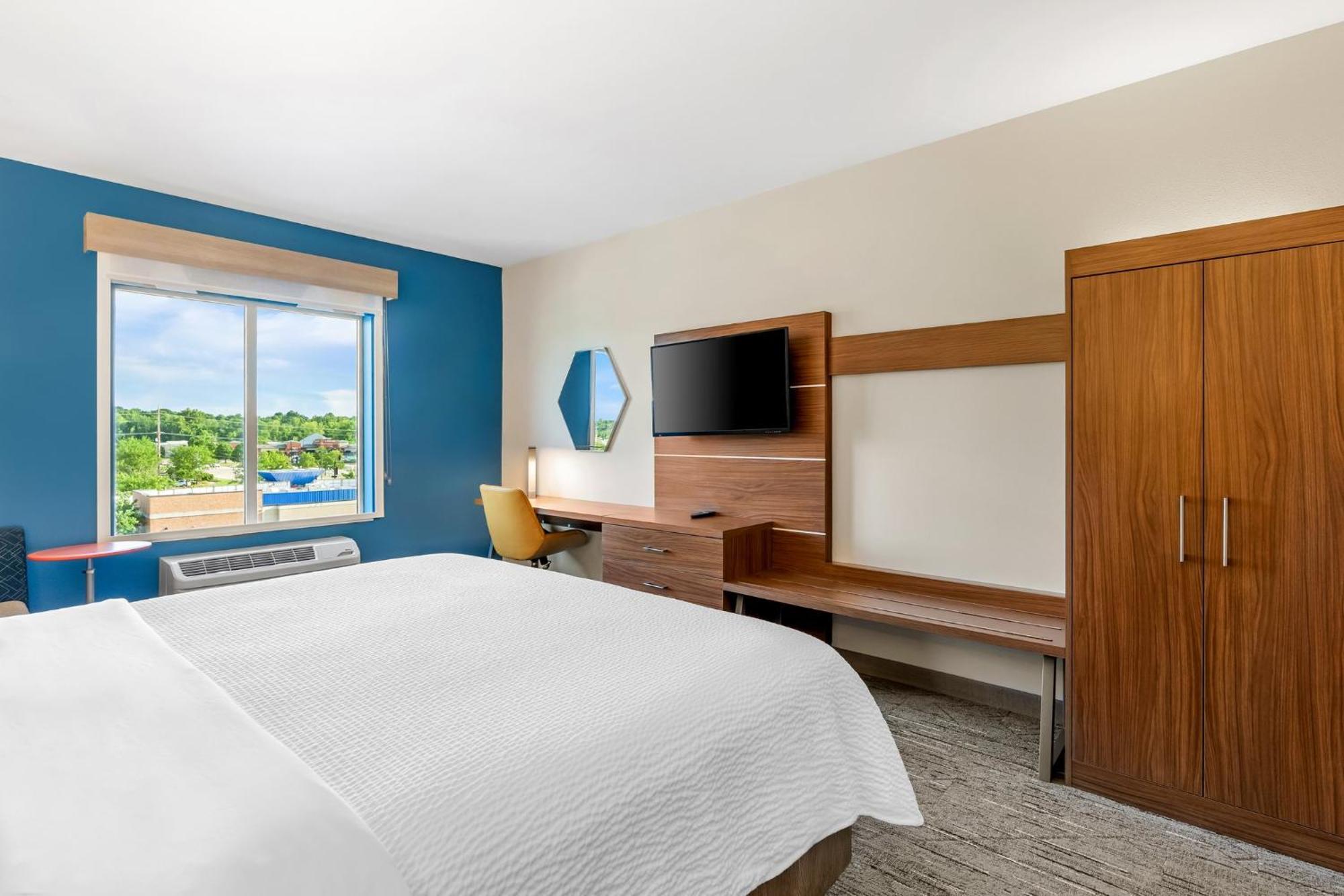 Standard King Room