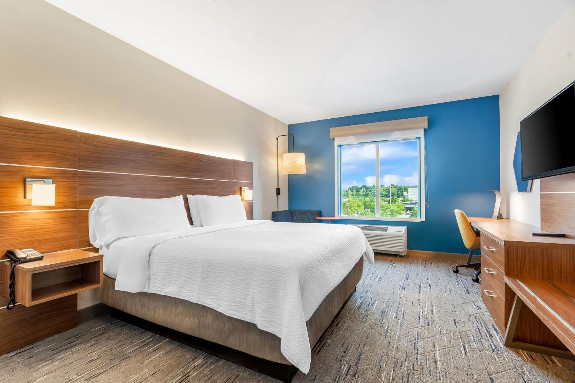 Standard King Room