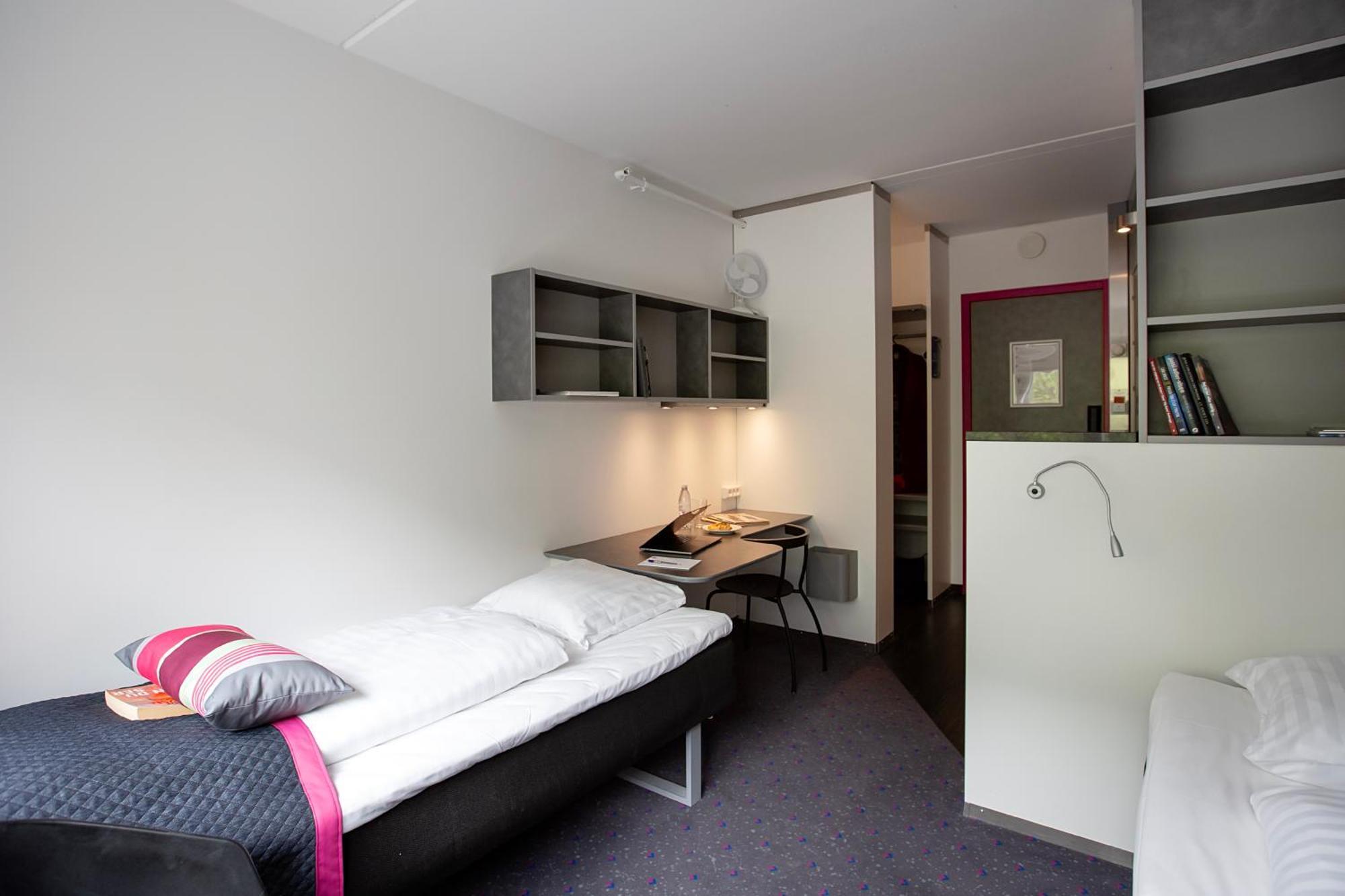 Twin Bed Apartment