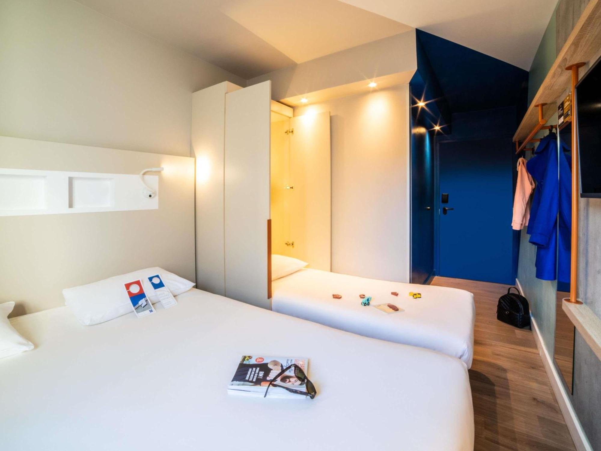 Triple Room Double Folding Bed