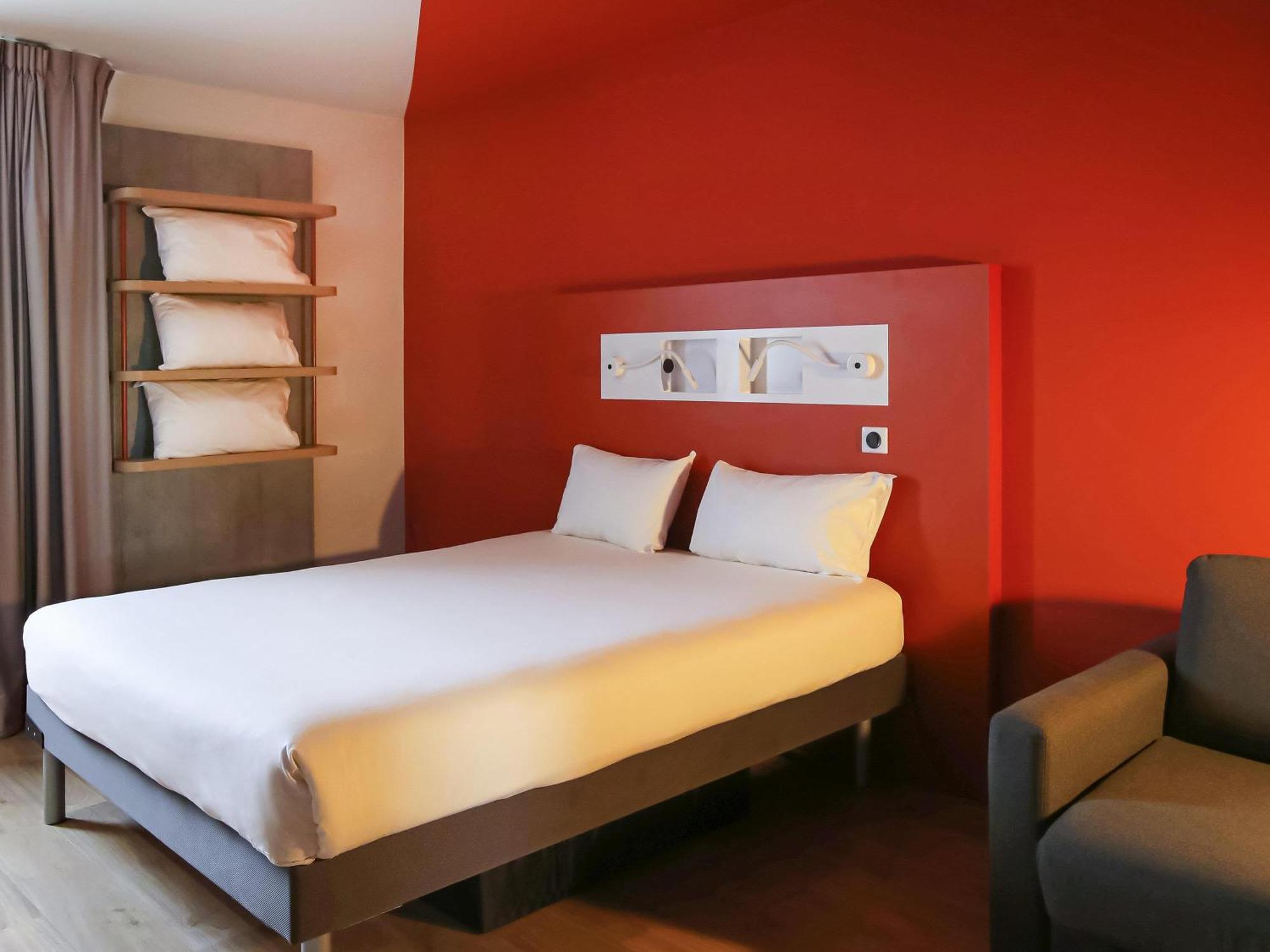 Family Room One Double Bed Two Pull-Out Beds