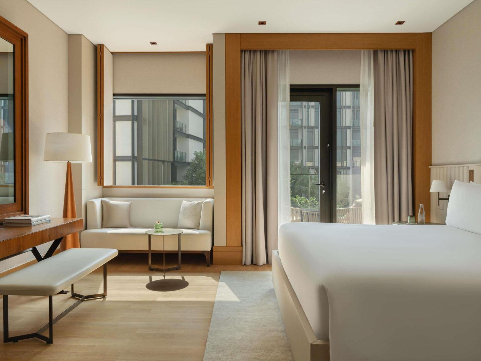 Rising Light Guestroom Resort View