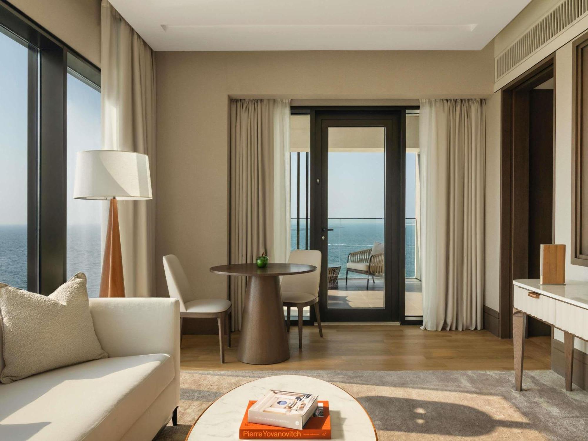 Midnight Dawn Suite Sea View Welcome amenity Daily pre drinks suite cocktail setup