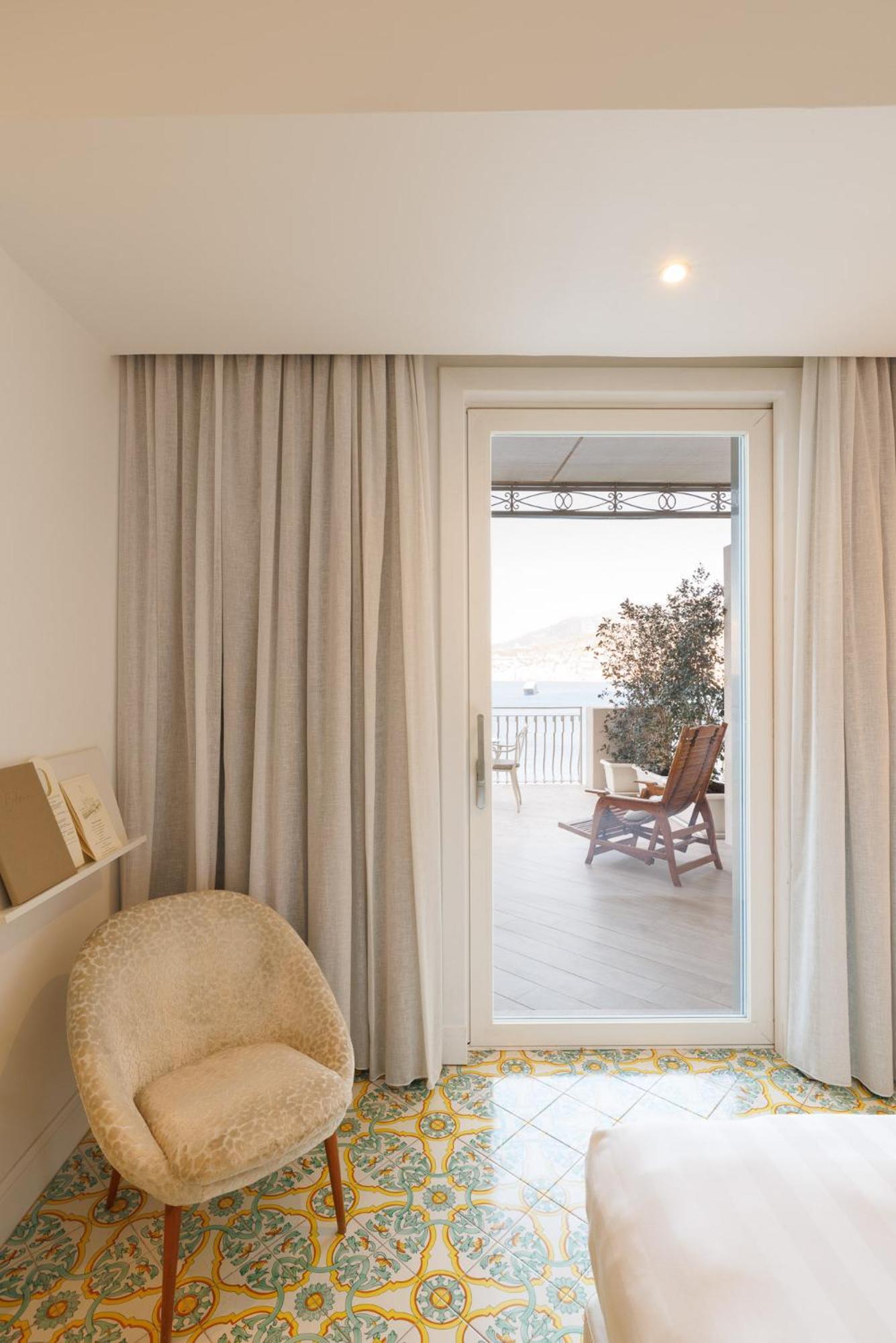 Deluxe Room Terrace Sea View