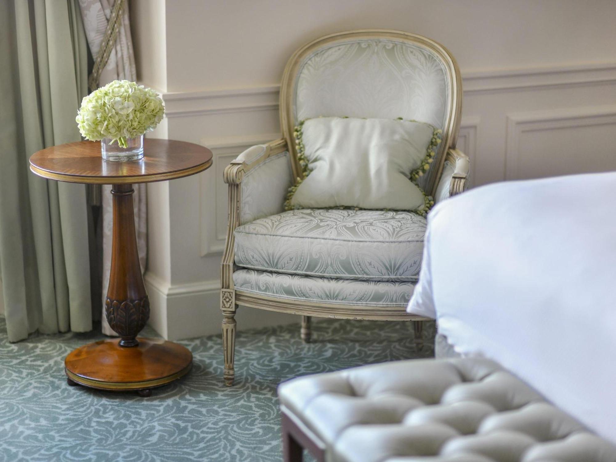 Luxury King Room
