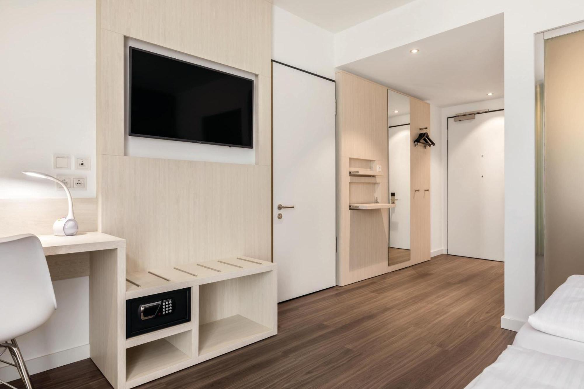 Standard Accessible Room