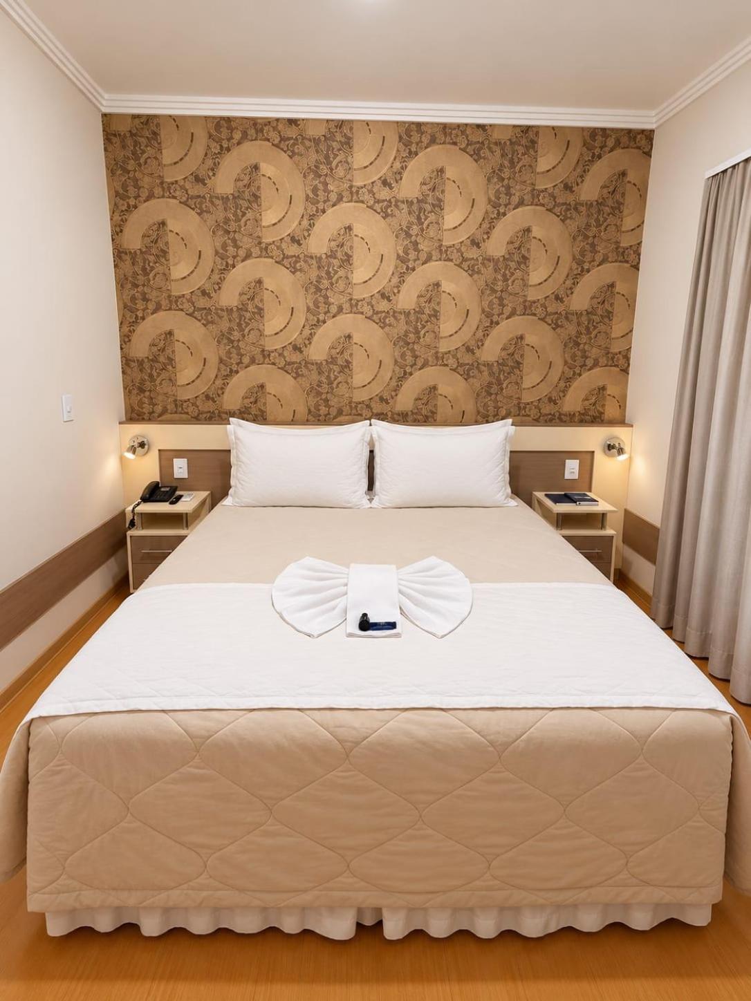 Deluxe Double or Twin Room Spa Bath