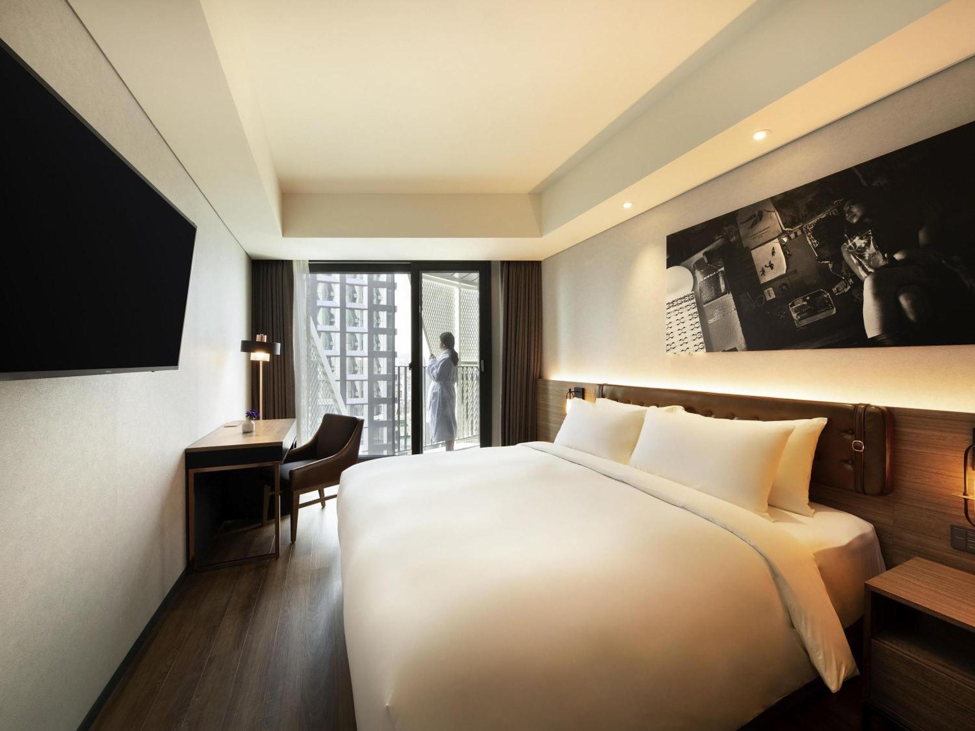 Superior Deluxe King Room Balcony