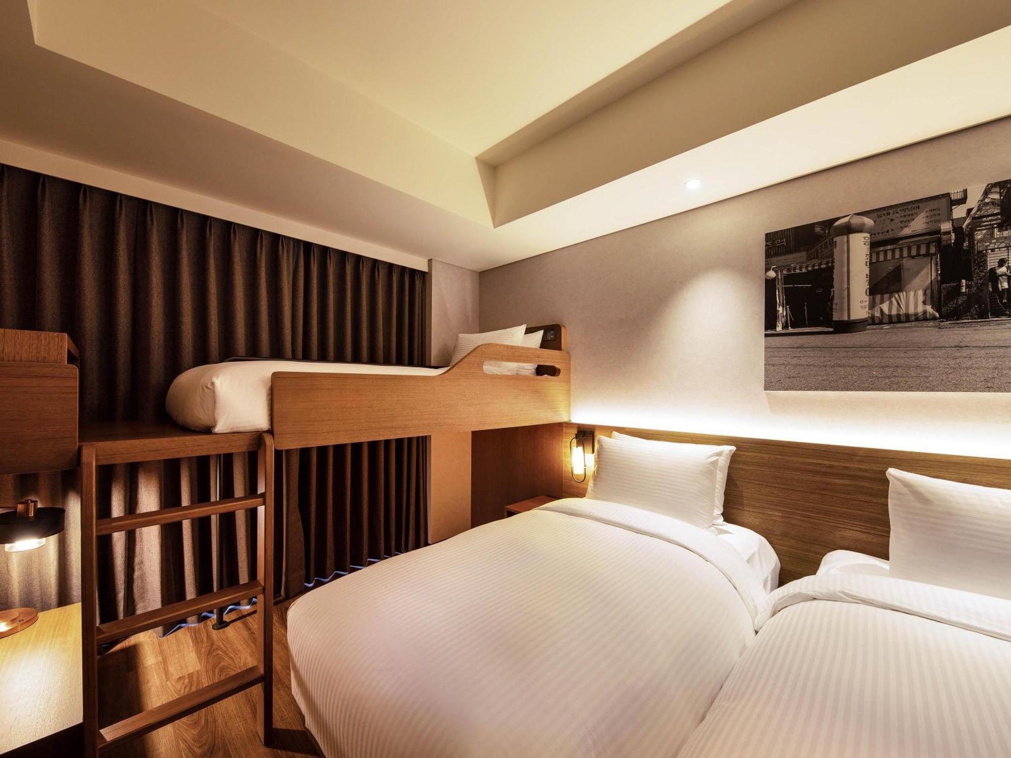 Superior Triple Room Three Single Beds