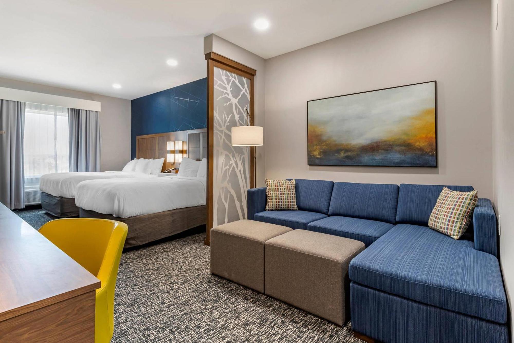 Queen Suite Two Queen Beds Non-Smoking