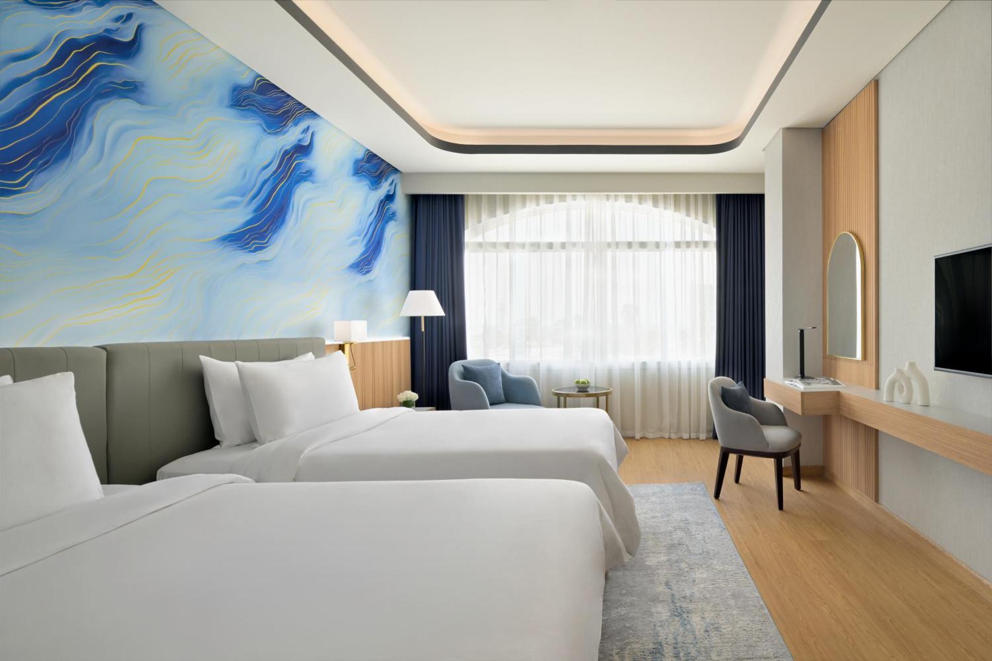 Deluxe Room Twin Beds Daily Shuttle to DCC Mall Al Mamzar Beach