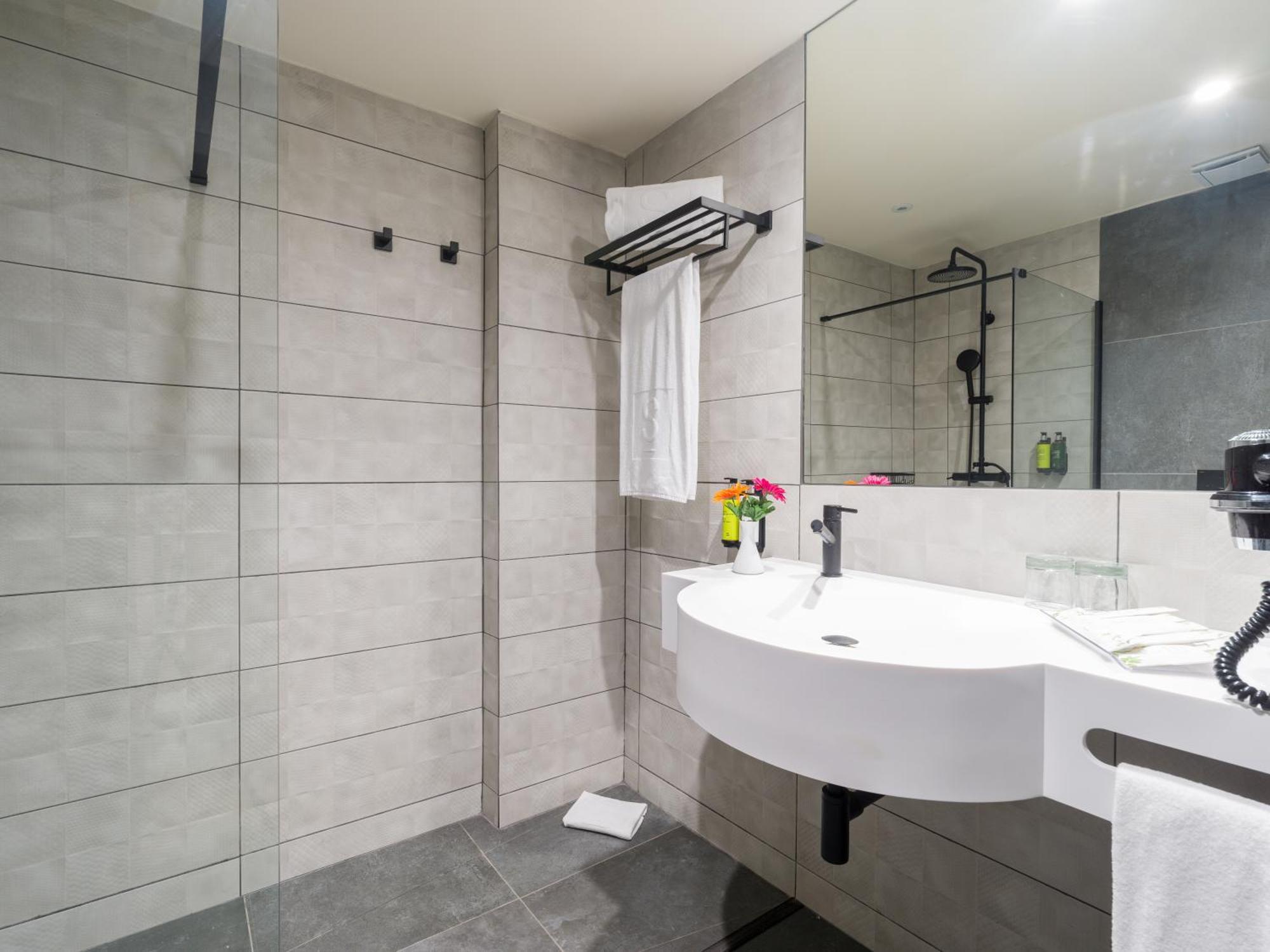 Double or Twin Room Sea View