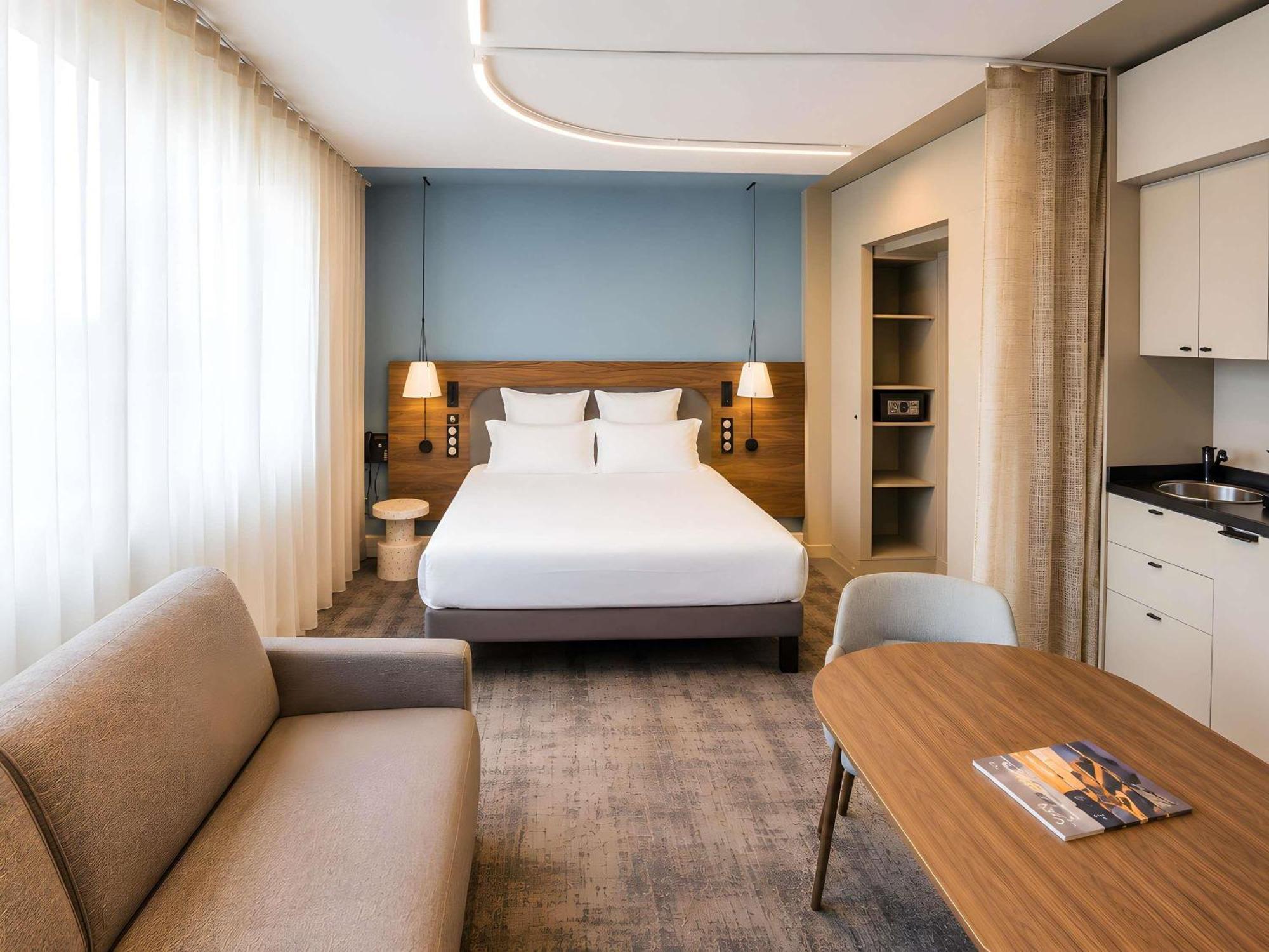 Superior Suite Double Bed Double Sofa Bed