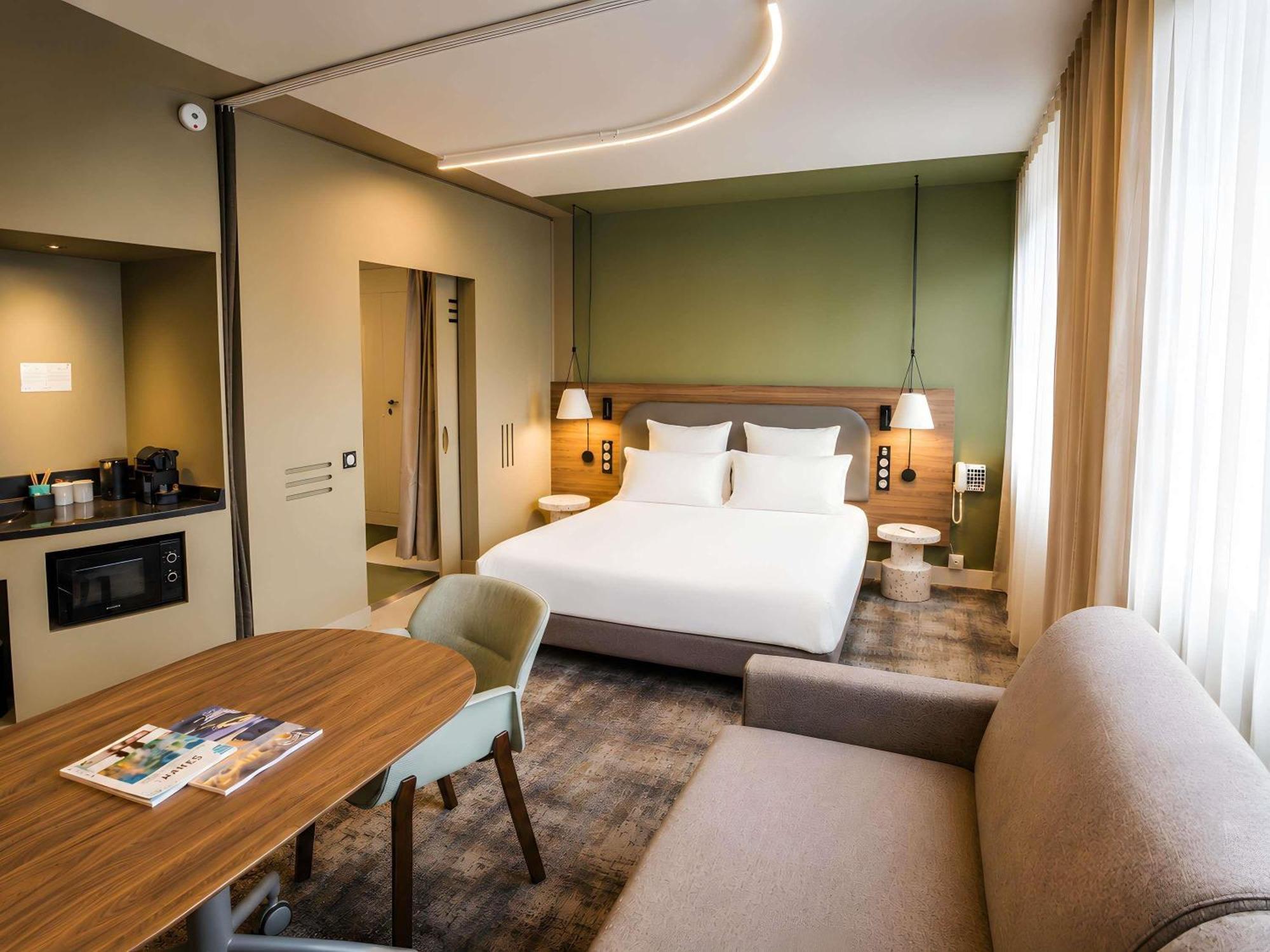 Superior Suite Double Bed Double Sofa Bed