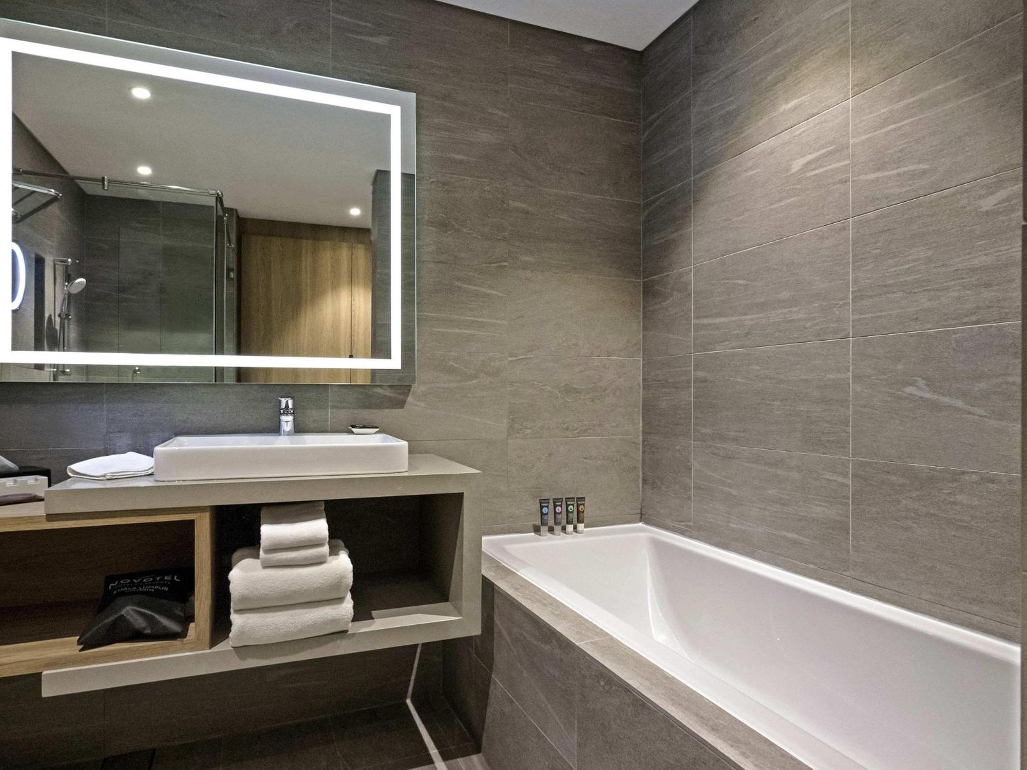 Junior King Suite