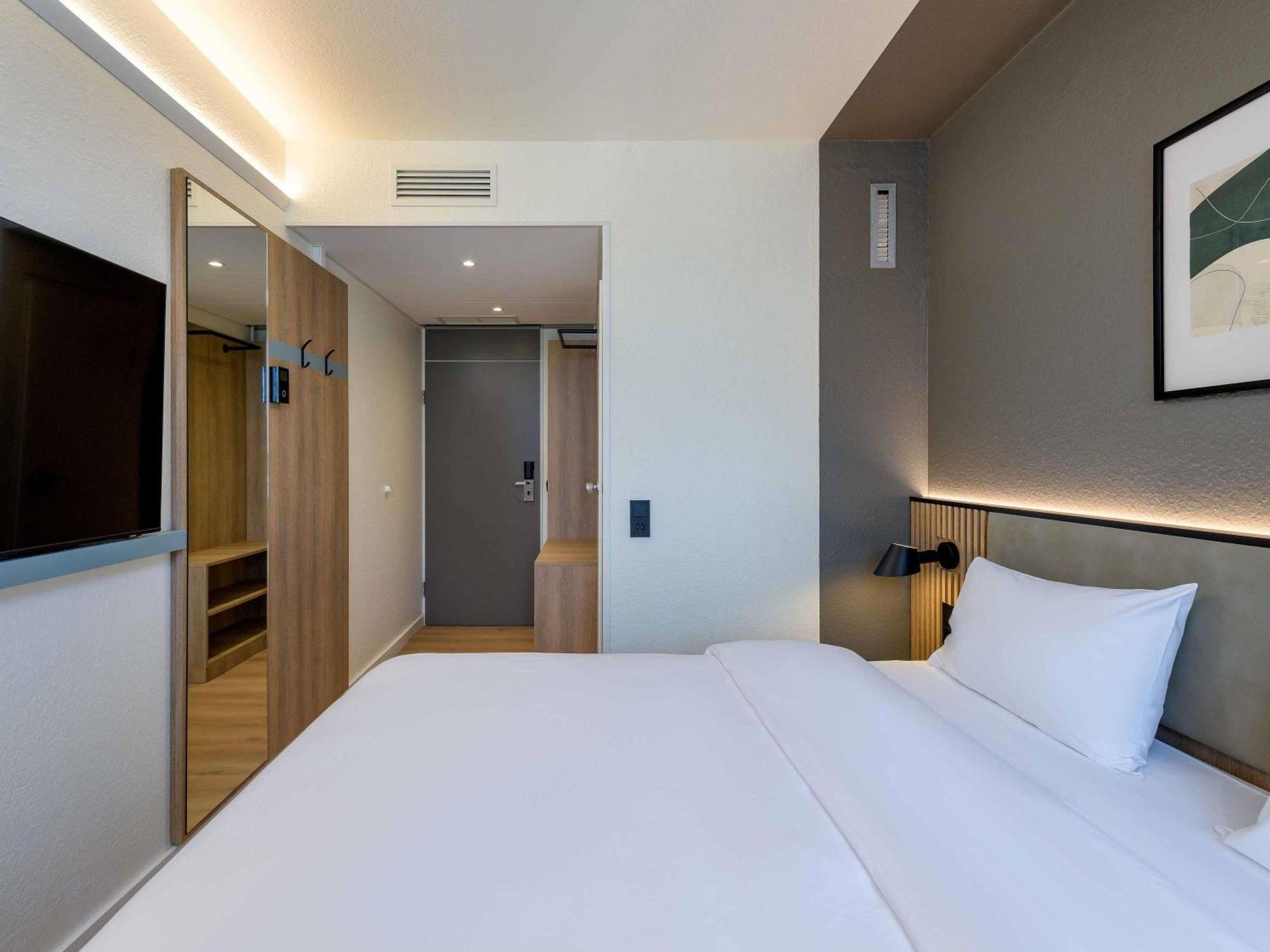 Comfort King Room City View