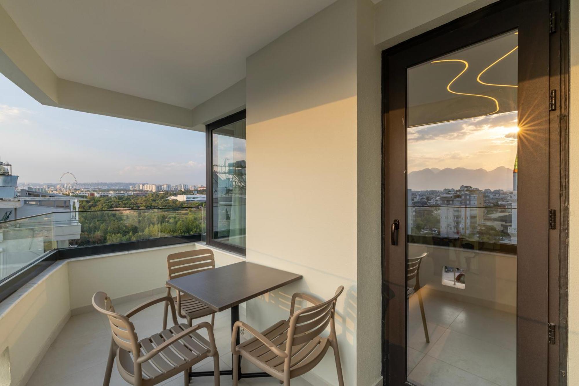 Family Room City View