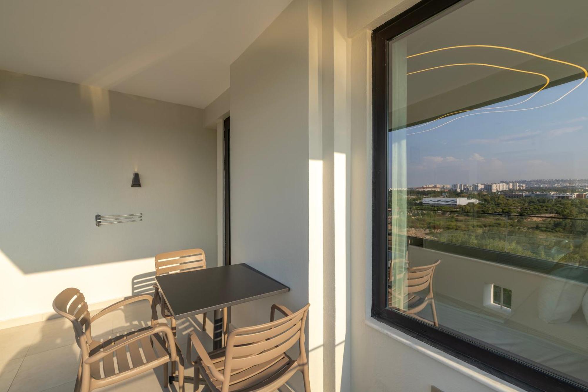 Family Room City View