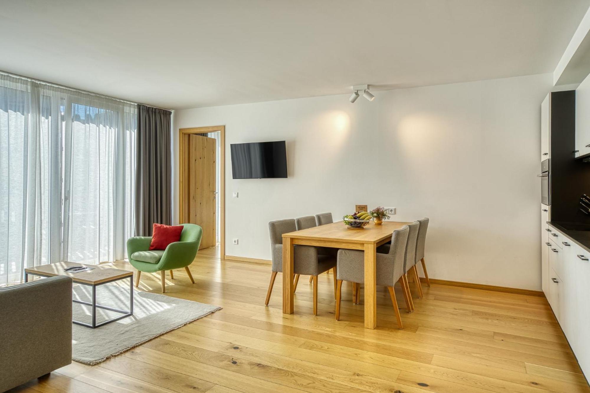 Deluxe Apartment 2 Bedrooms Balcony
