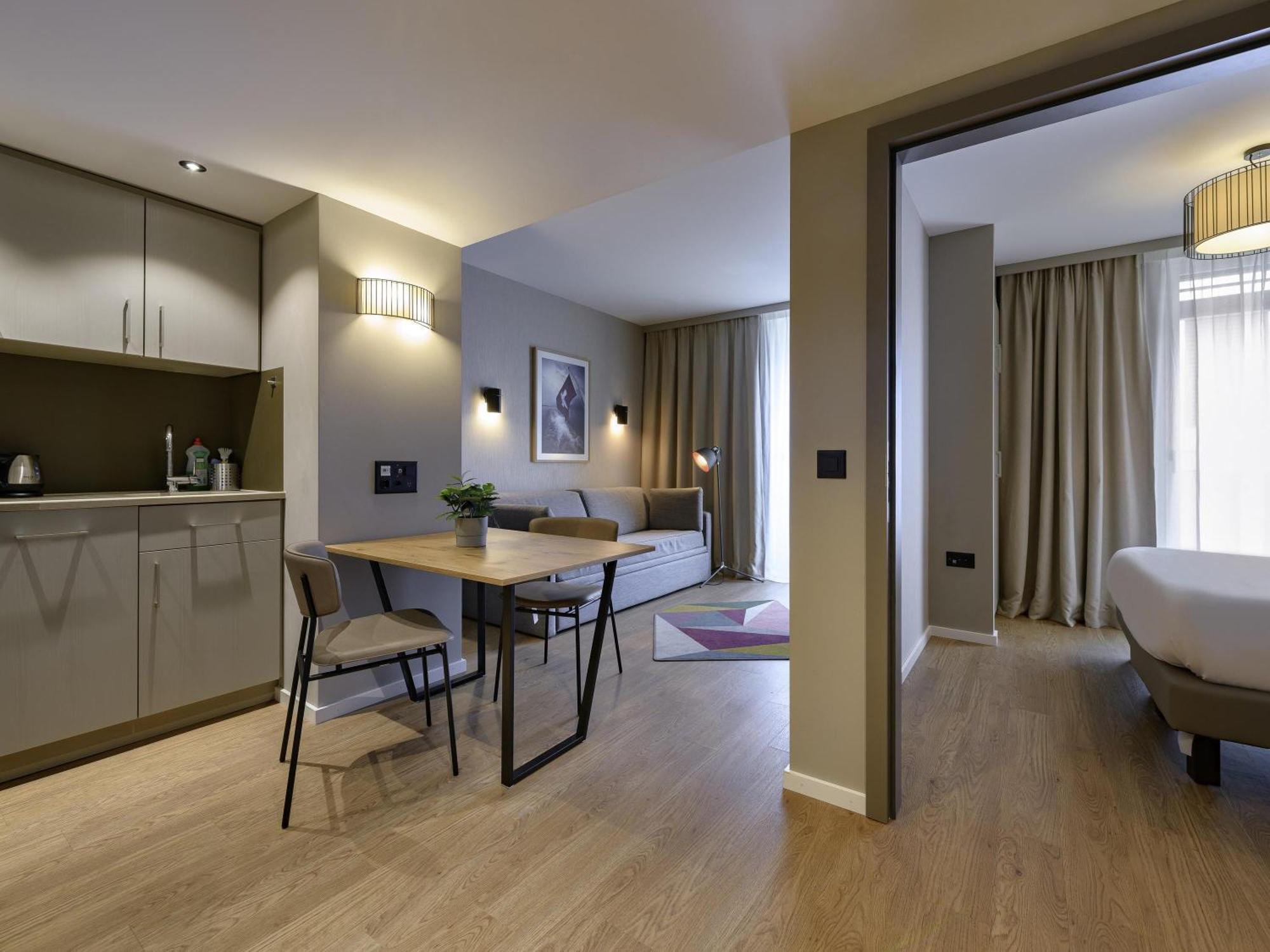 One-Bedroom Apartment