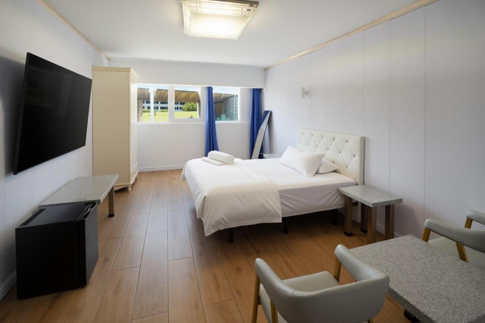 Large Single Room