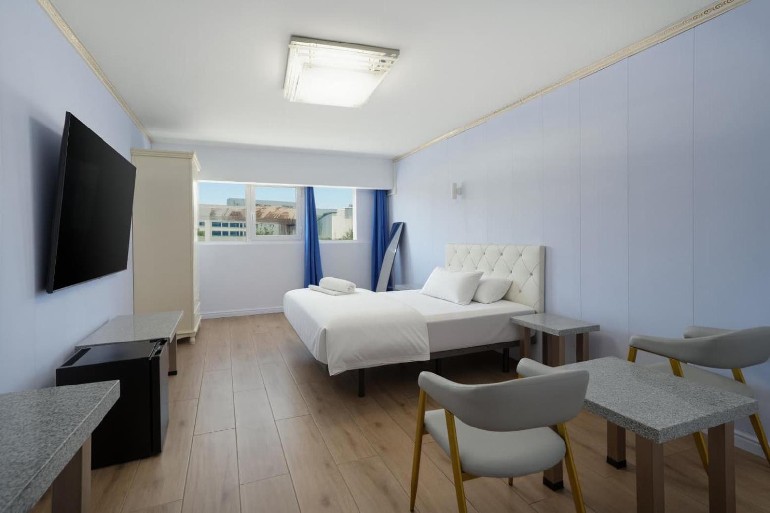 Large Single Room