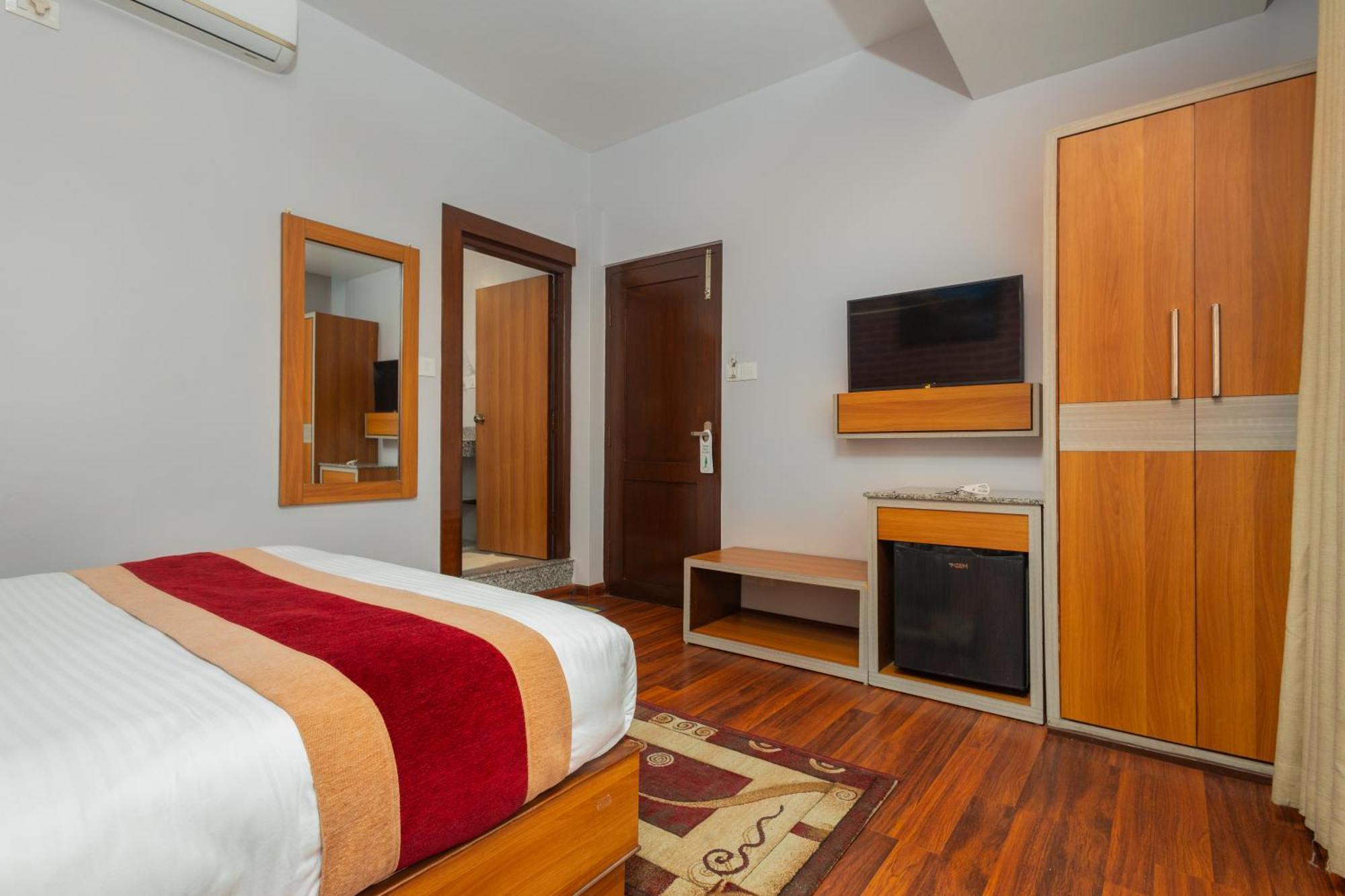 Deluxe Double Room Complimentary Airport Pickup International Flights