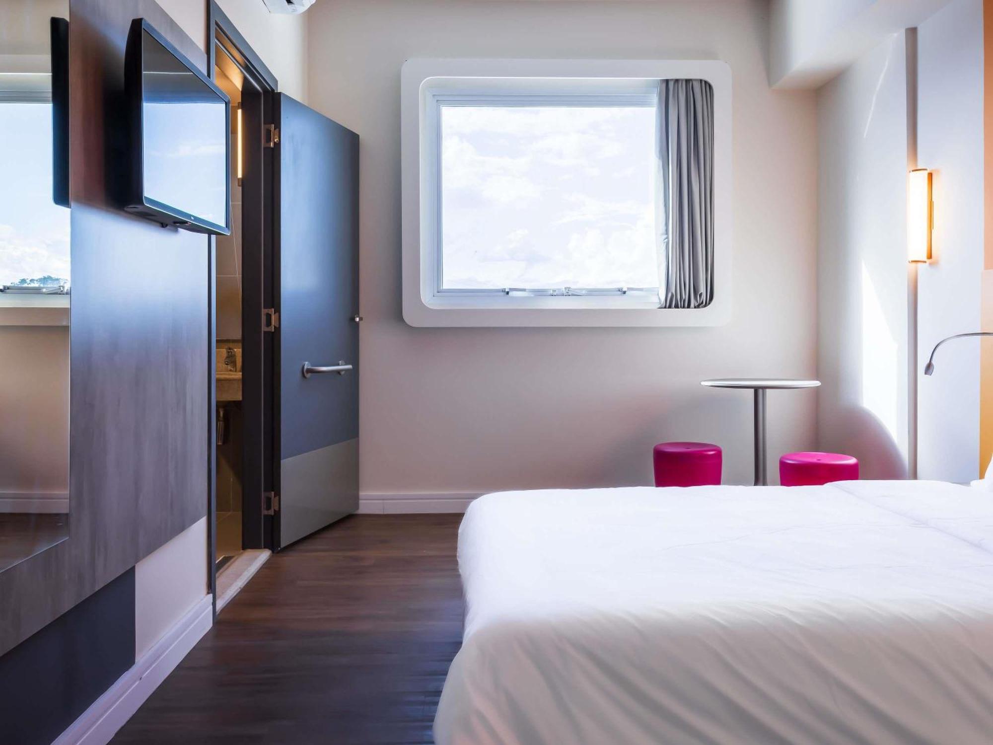Standard Room Mobility Accessible