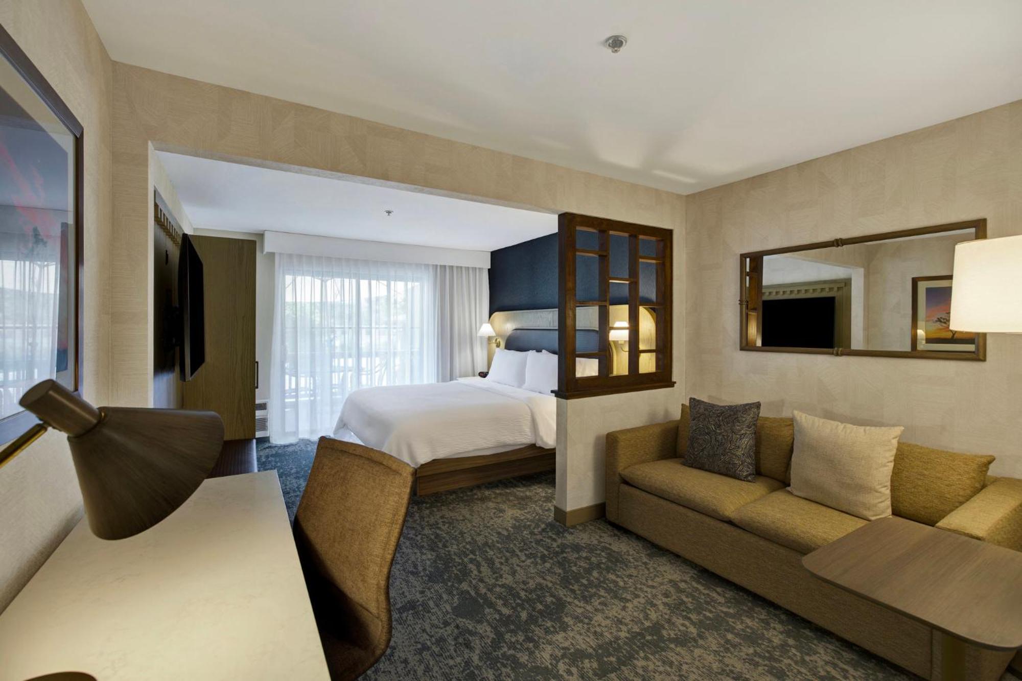 Standard King Room Balcony